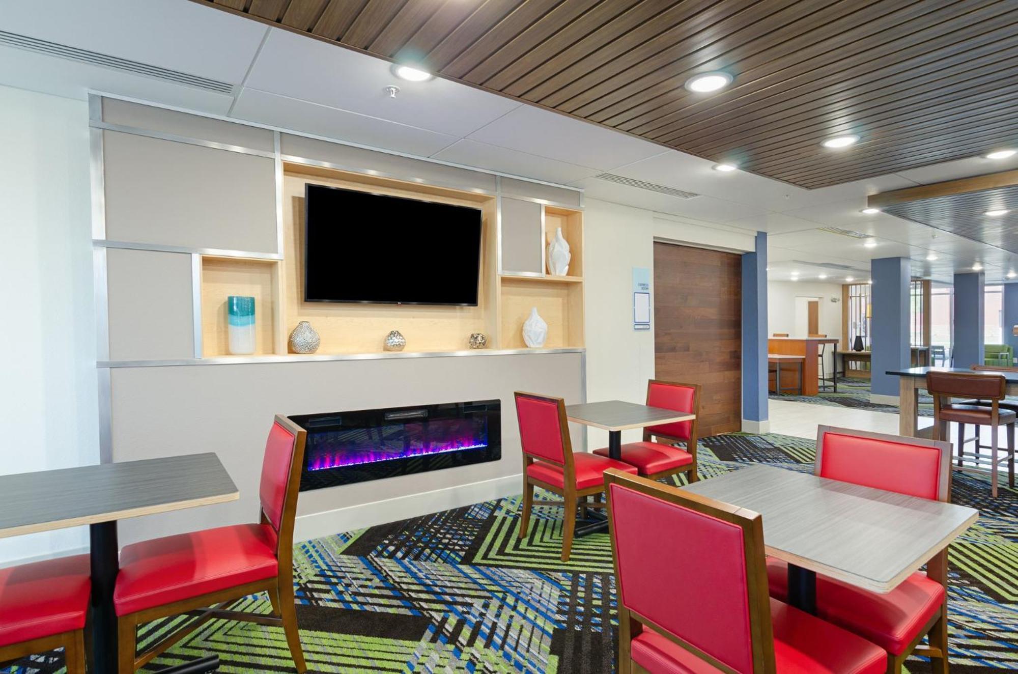 Holiday Inn Express & Suites - Abingdon By Ihg Exterior foto