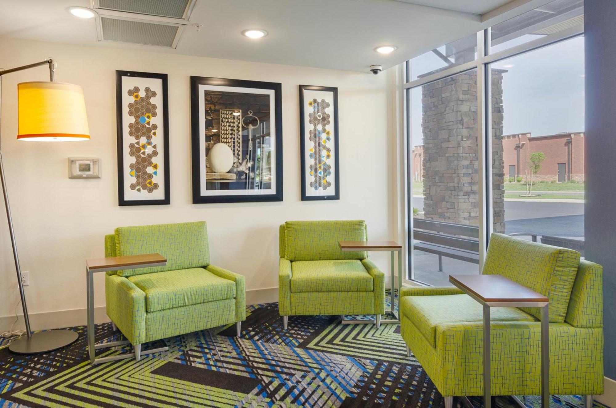 Holiday Inn Express & Suites - Abingdon By Ihg Exterior foto