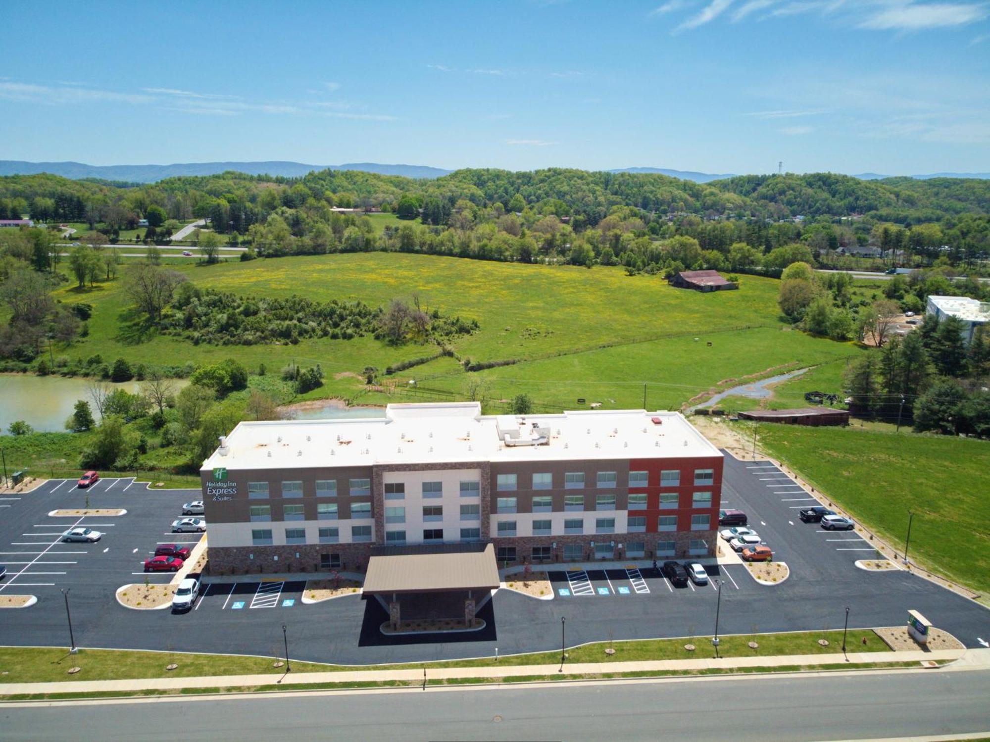 Holiday Inn Express & Suites - Abingdon By Ihg Exterior foto